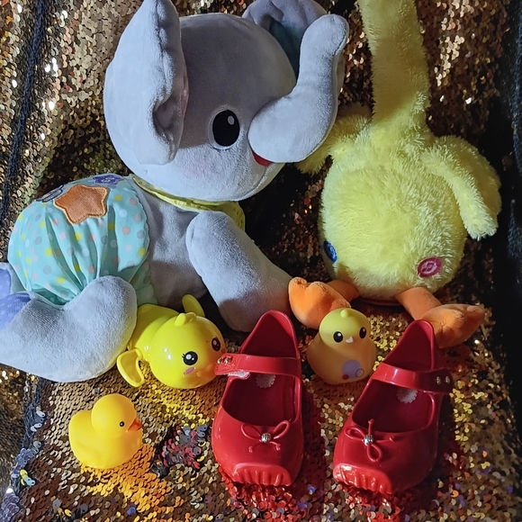 Patent Leather Red Baby Girl Shoes - Picture 1 of 2